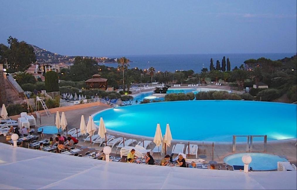 Magic Mer Saint-Raphael  Exterior photo